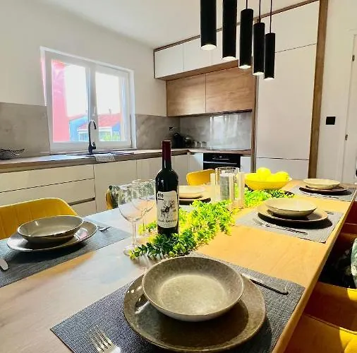 Magnolia Deluxe Home Zadar-With Free Parking, Garden And Terrace